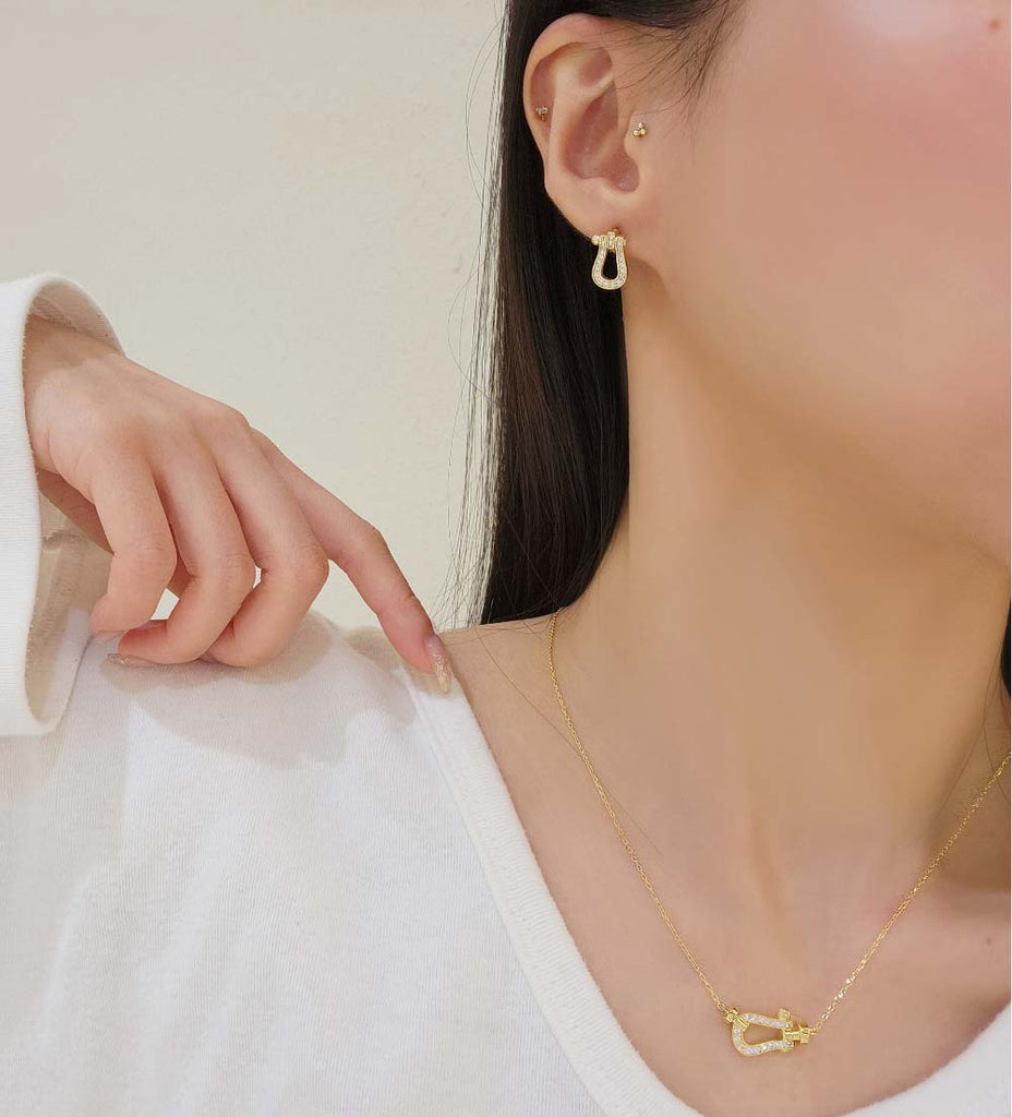 925 Silver Horseshoe Earring (celebrity style) Jang Wonyoung