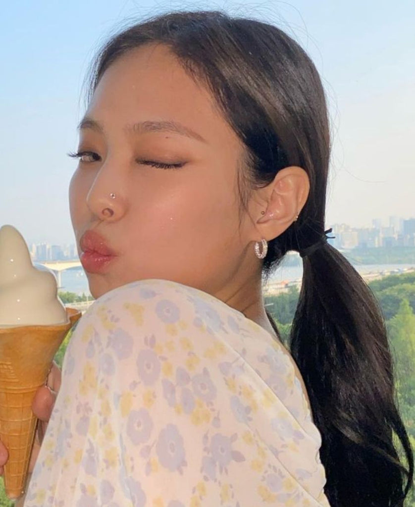 925 Silver Cut Pearl Spangle One Touch Earring (celebrity style) jennie