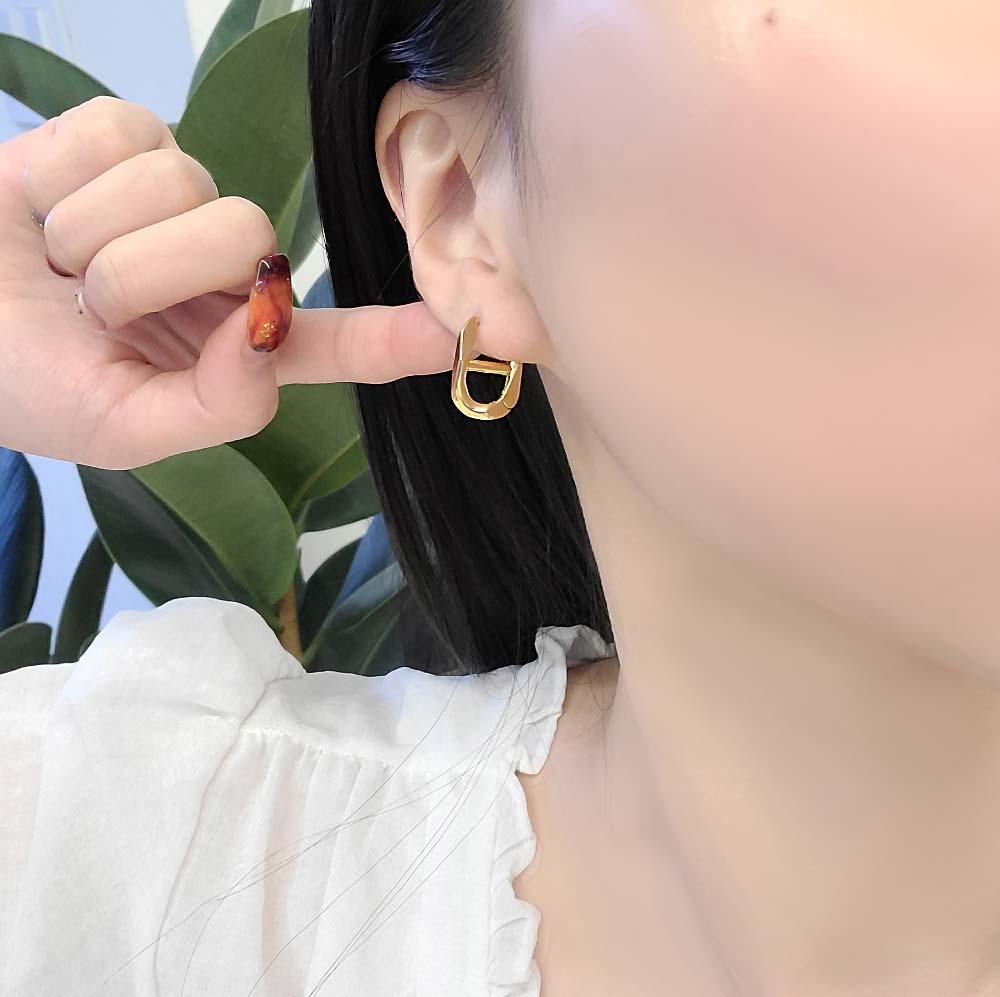 925 Silver Herite One Touch Earring (celebrity style) wearing Shin Min-a