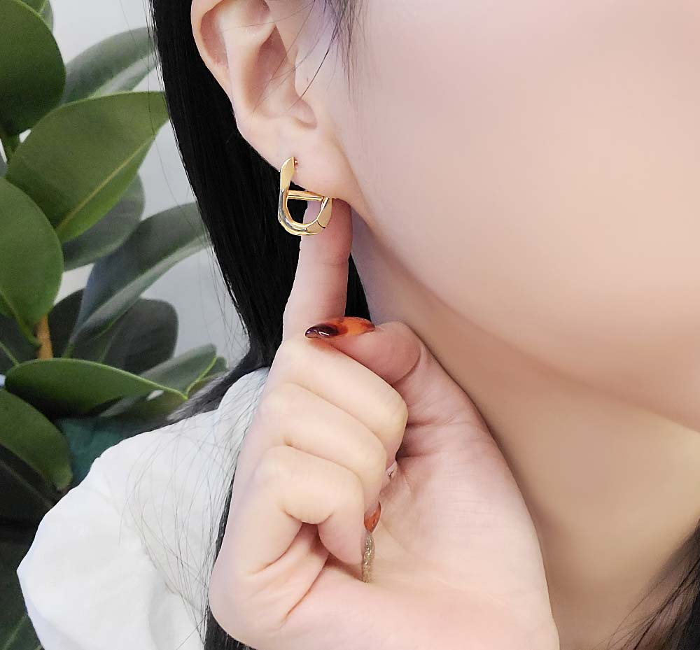 925 Silver Herite One Touch Earring (celebrity style) wearing Shin Min-a