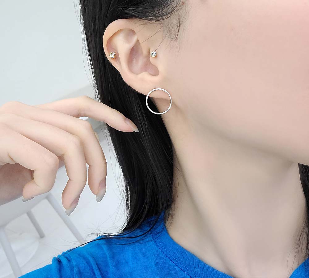 925 Silver Unbalanced Stick One Earring (celebrity style) Go Joon-hee