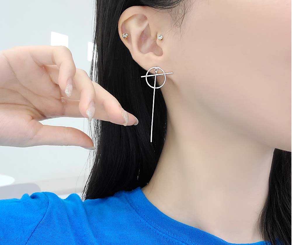 925 Silver Unbalanced Stick One Earring (celebrity style) Go Joon-hee
