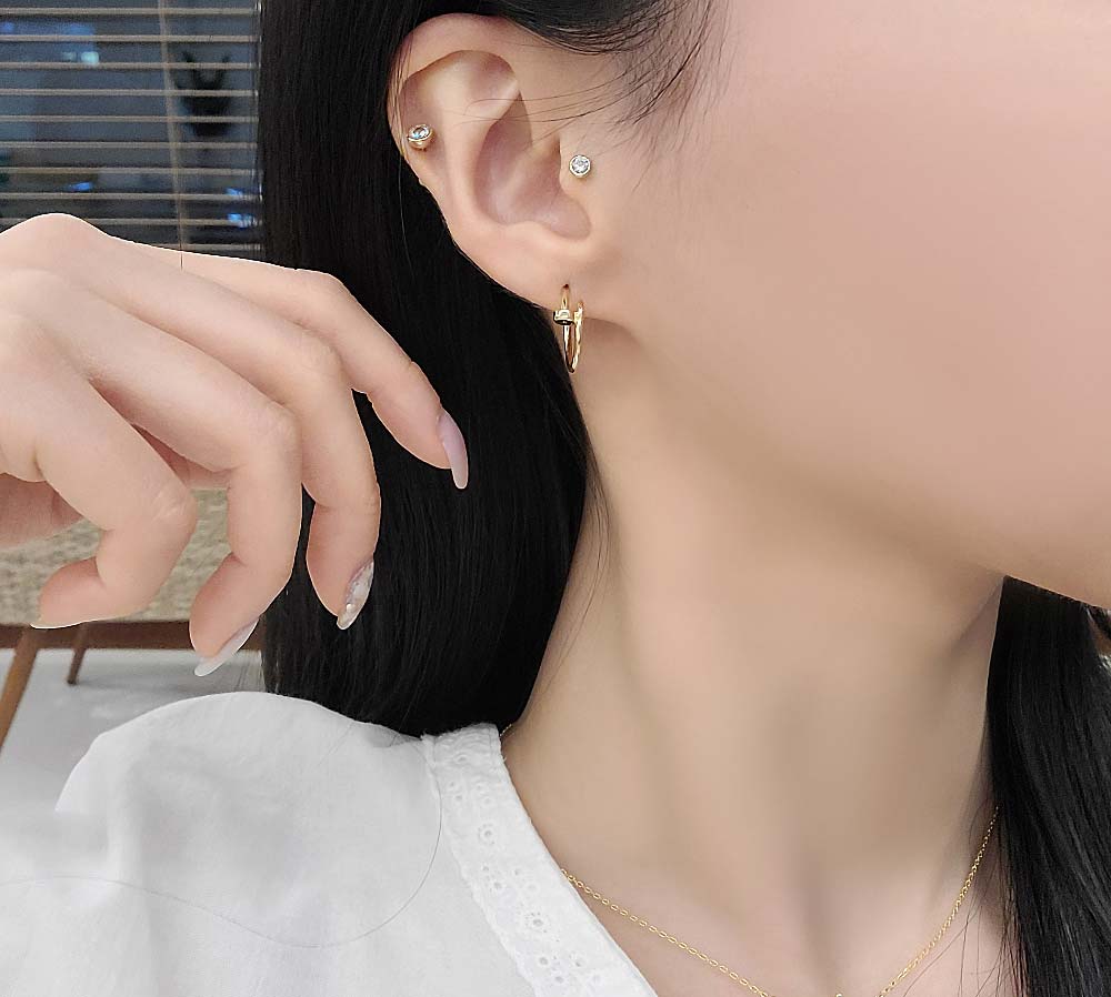925 silver cartier nail earring (celebrity style) wearing Shin Min-a