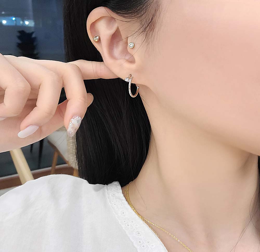 925 silver cartier nail earring (celebrity style) wearing Shin Min-a