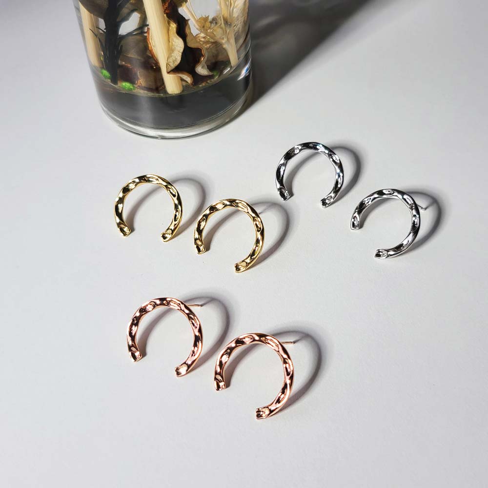 925 silver horseshoe earring (celebrity style) wearing Kim So-hyun